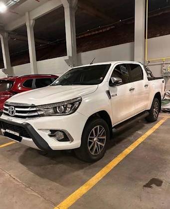 TOYOTA HILUX 2.8 SRX 4X4 CD 16V DIESEL 4P AUTOMÁTICO TOYOTA HILUX 2.8 SRX 4X4 CD 16V DIESEL 4P AUTOMÁTICO